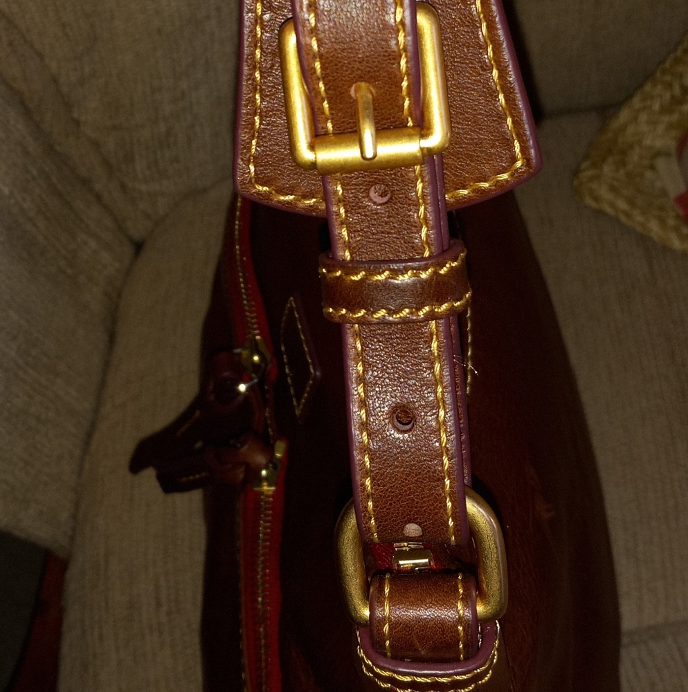 NWT Dooney & Bourke Small Zipper Pocket Leather Sac in Chestnut. Brand New. - Picture 4 of 9